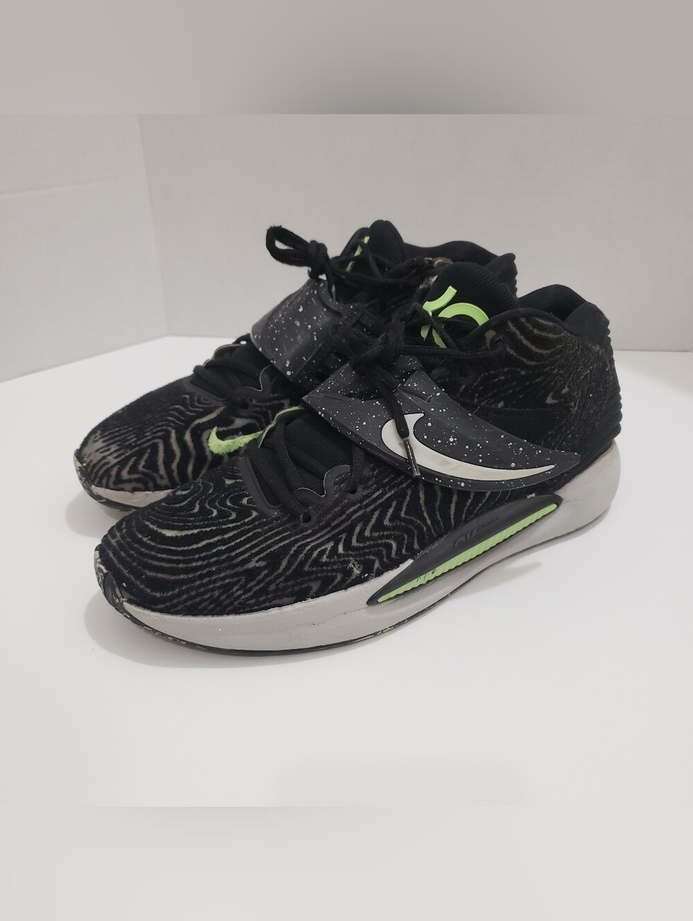 Nike KD 14 Black Lime Glow Men’s Size 12 CW3935-005 Basketball Shoes Good Tract.